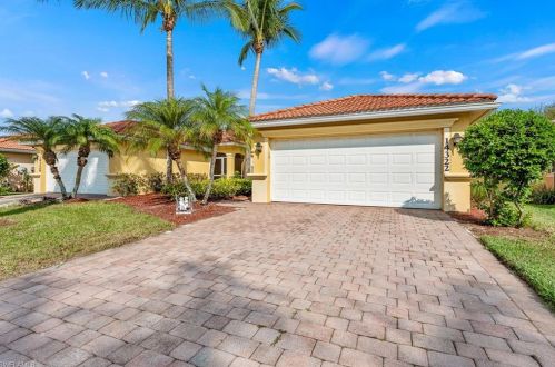 14322 Manchester Dr, Naples FL  34114-8626 exterior