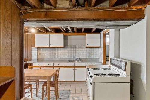 7 Mott St, Providence RI  02909-6024 exterior