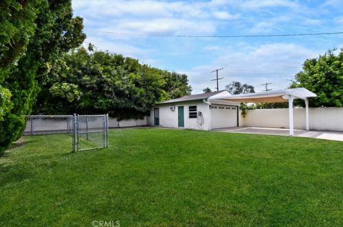 5648 Murietta Ave, Van Nuys CA  91401-4708 exterior