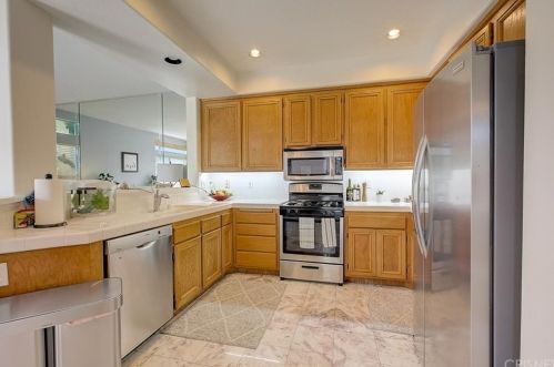 136 Valero Cir, Calabasas CA  91377-5551 exterior