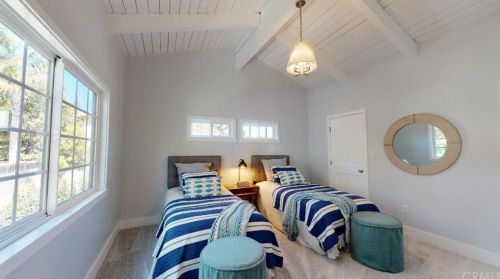 1657 Gates Ave, Manhattan Beach CA  90266-7028 exterior