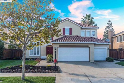 1633 Peridot Dr, Livermore, CA 94550-9466