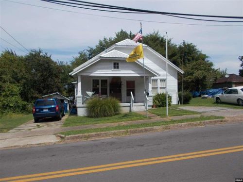 110 Carroll St, Hickman, KY 42050-1257