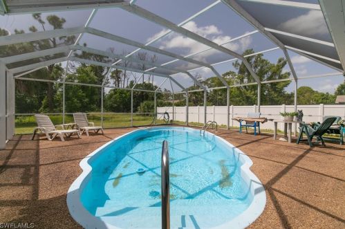 612 4th Ter, Cape Coral FL  33909-2002 exterior