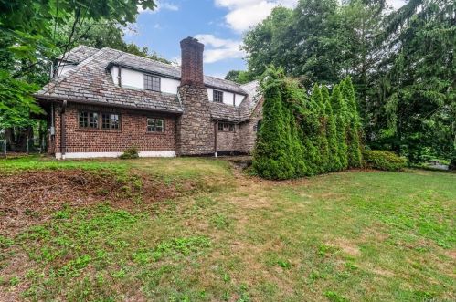 1203 Post Rd, Scarsdale, NY 10583-2023