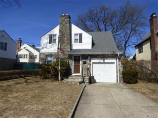 24 Westmoreland Dr, Yonkers, NY 10704-3514