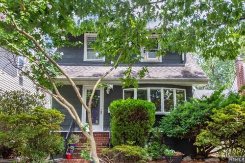 83 7th St, Ridgefield Park, NJ 07660-1016