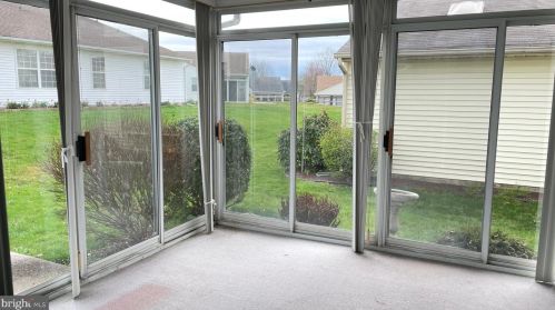 11 Cottage Ln, Columbus NJ  08022-1060 exterior