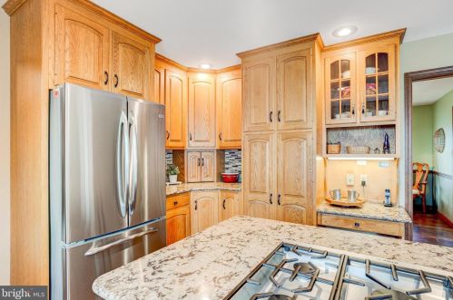 75 Maple Ave, Bareville PA  17540-9602 exterior