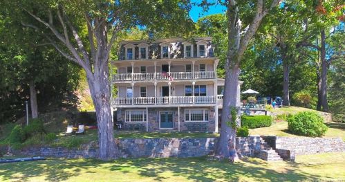 321 Rock Landing Rd, East Hampton, CT 06424-3013