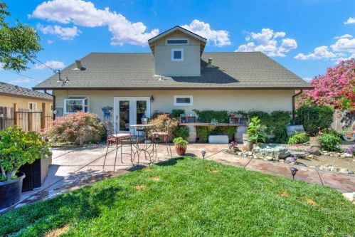 73 Westwood St, Vacaville CA  95688-3625 exterior