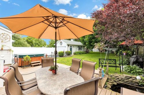 77 Rollstone Ave, West Sayville NY  11796-1309 exterior