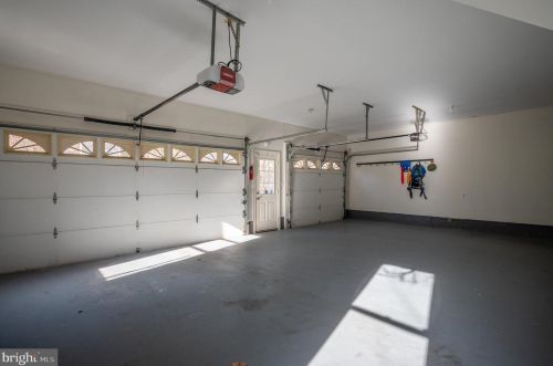 281 Golden Woods Ct, Great Falls VA  22066-4152 exterior