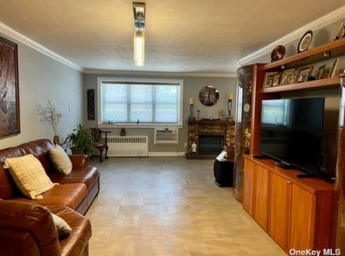 8510 151st St, Jamaica, NY 11414-2513