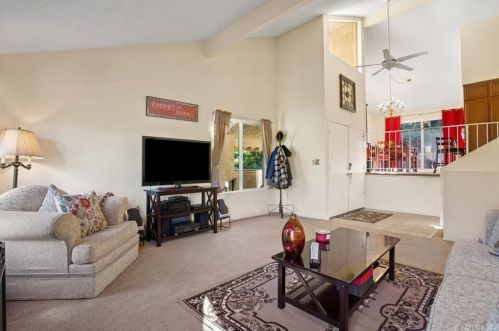 20036 Avenue Of The Oaks, Santa Clarita, CA 91321-1365