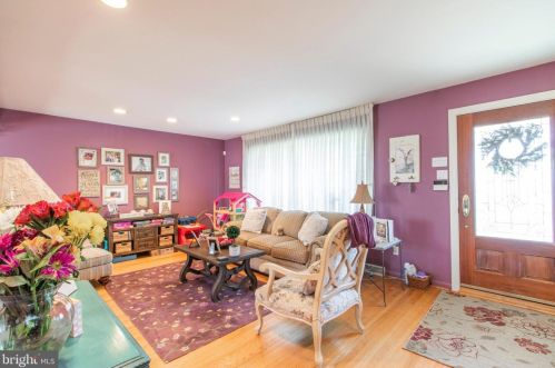 1102 Fitch Rd, Southampton, PA 18966-3206