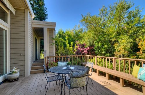 13 Alverno Ct, Redwood City CA  94061-1825 exterior