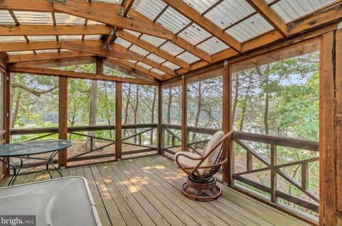 26 Mount Holly Ct, Montross VA  22520-4110 exterior