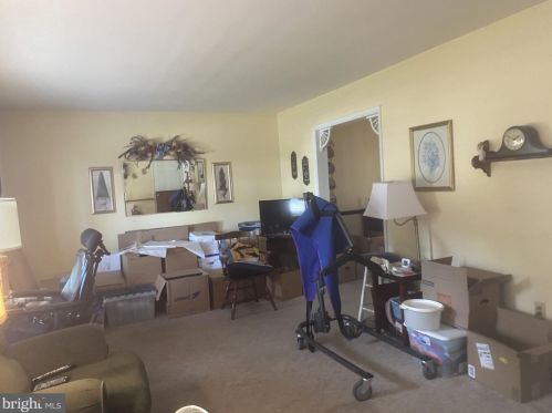 722 Fox Chase Cir, Bear, DE 19701-2705