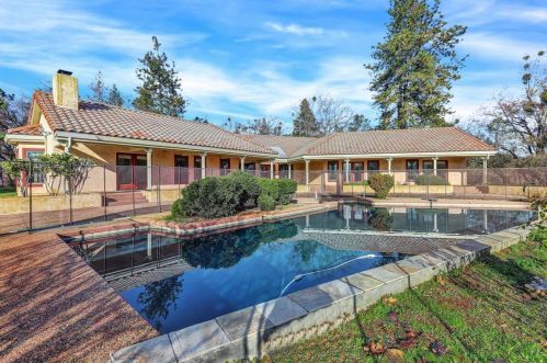13940 Lodestar Dr, Grass Valley CA  95949-8362 exterior