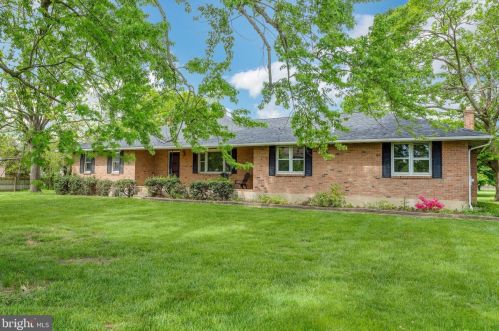306 Bear Christiana Rd, Bear, DE 19701-1040