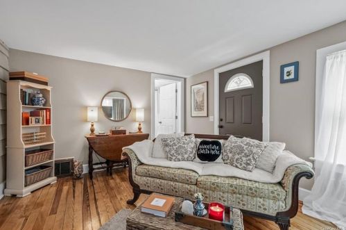 130 Osborne Hill Rd, Fishkill NY  12524-2515 exterior