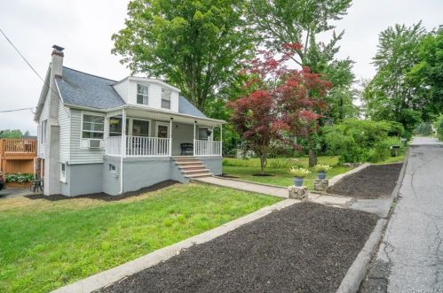 63 Entrance Way, Mahopac, NY 10541-1328