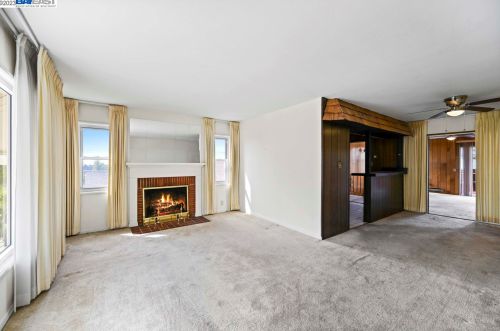 2981 Barrett St, Oakland, CA 94605-5309