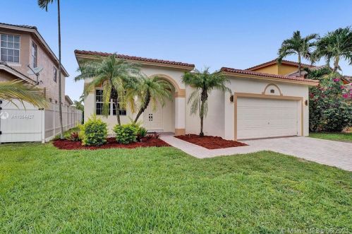 13279 54th Ct, Hollywood, FL 33027-5434