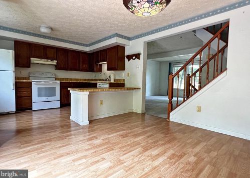 9165 Sheffield Hunt Ct, Lorton, VA 22079-1889