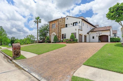 911 Davis Rd, League City, TX 77573-2827