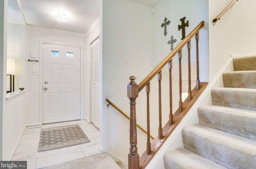 9905 Rand Dr, Springfield VA  22015-3813 exterior