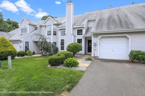 218 Daffodil Dr, East Freehold, NJ 07728-4064