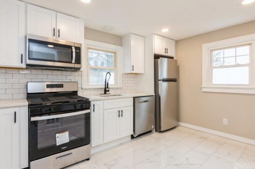 8 Frederick St, East Brunswick NJ  08816-3826 exterior