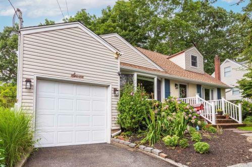 7 Shelley Pl, Huntington Station, NY 11746-3425