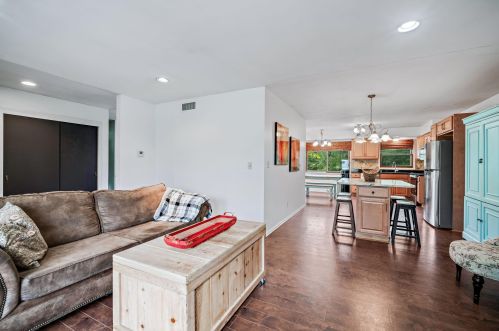 1312 Liebau Rd, Thiensville, WI 53092-2617