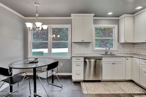 42 Hawthorne Rd, Tinton Falls, NJ 07701-5119