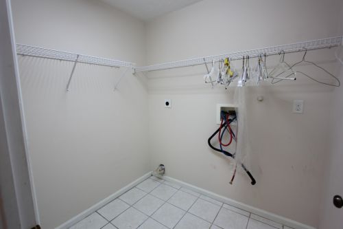 925 Sunset Dr, Englewood OH  45322-2251 exterior