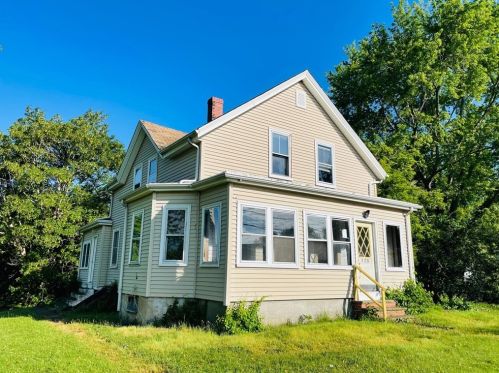 229 Lees River Ave, Fall River, MA 02725-1119