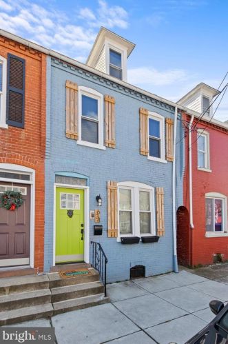 634 1st St, Lancaster PA  17603-3622 exterior