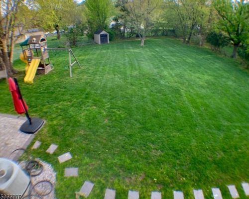 66 Wellington Rd, East Brunswick NJ  08816-1723 exterior