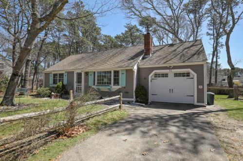 50 Avery Ave, Wellfleet, MA 02667-8071