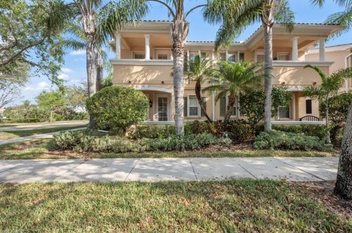 15562 Latitude Dr, Bonita Springs, FL 34135-8515