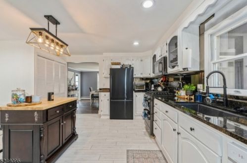 878 Macopin Rd, West Milford NJ  07480-2620 exterior