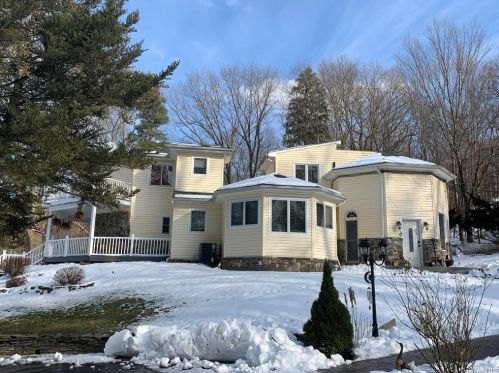 50 Willow Creek Rd, Washingtonville, NY 10992-1013