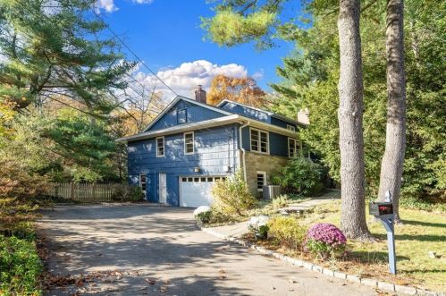 5 Doris Dr, Scarsdale, NY 10583-2711