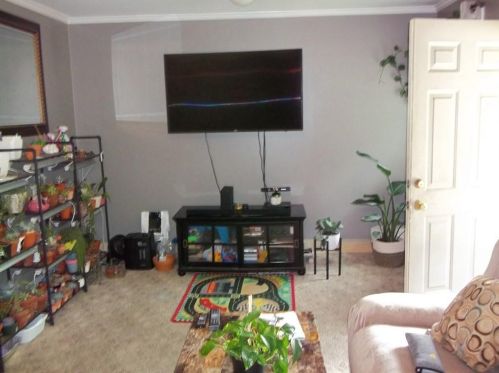 20 Mount Pleasant View Ave, Cumberland RI  02864-2300 exterior