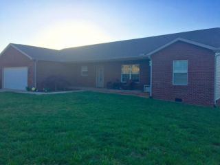 915 Shady Creek Rd, Maryville, TN 37801-1184