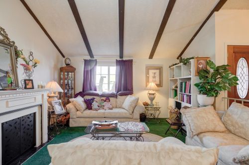 1038 Gladwick St, Long Beach CA 90746-3824 exterior