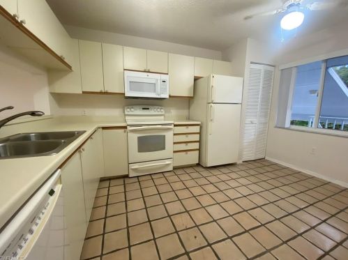 5650 Whitaker Rd, Naples, FL 34112-2919